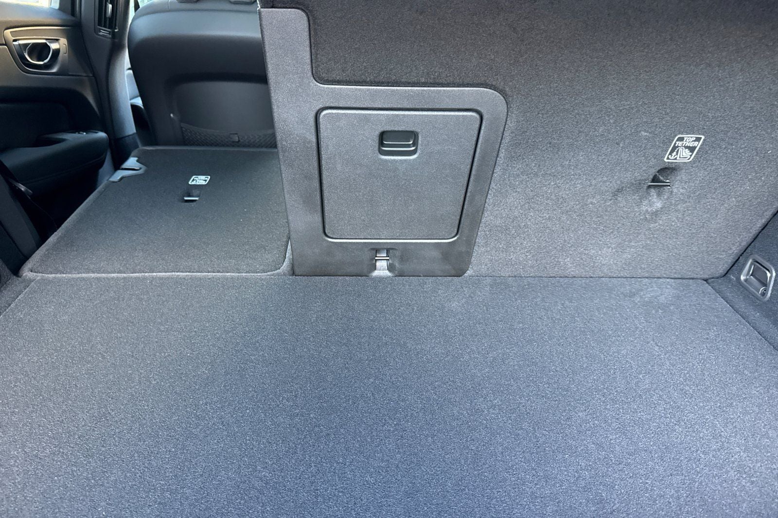 2027 Volvo XC60 B5 Core