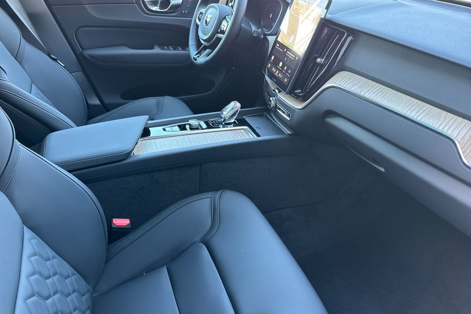 2027 Volvo XC60 B5 Core