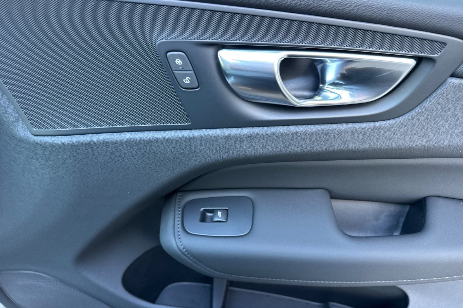 2027 Volvo XC60 B5 Core