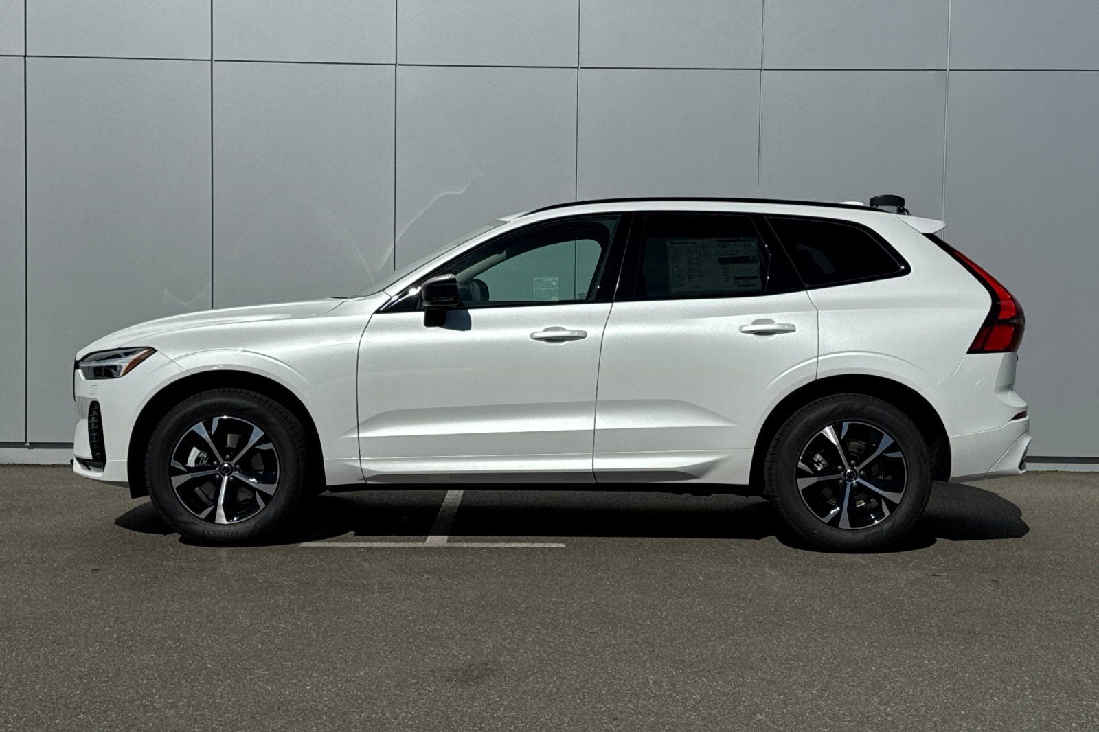 2027 Volvo XC60 B5 Core