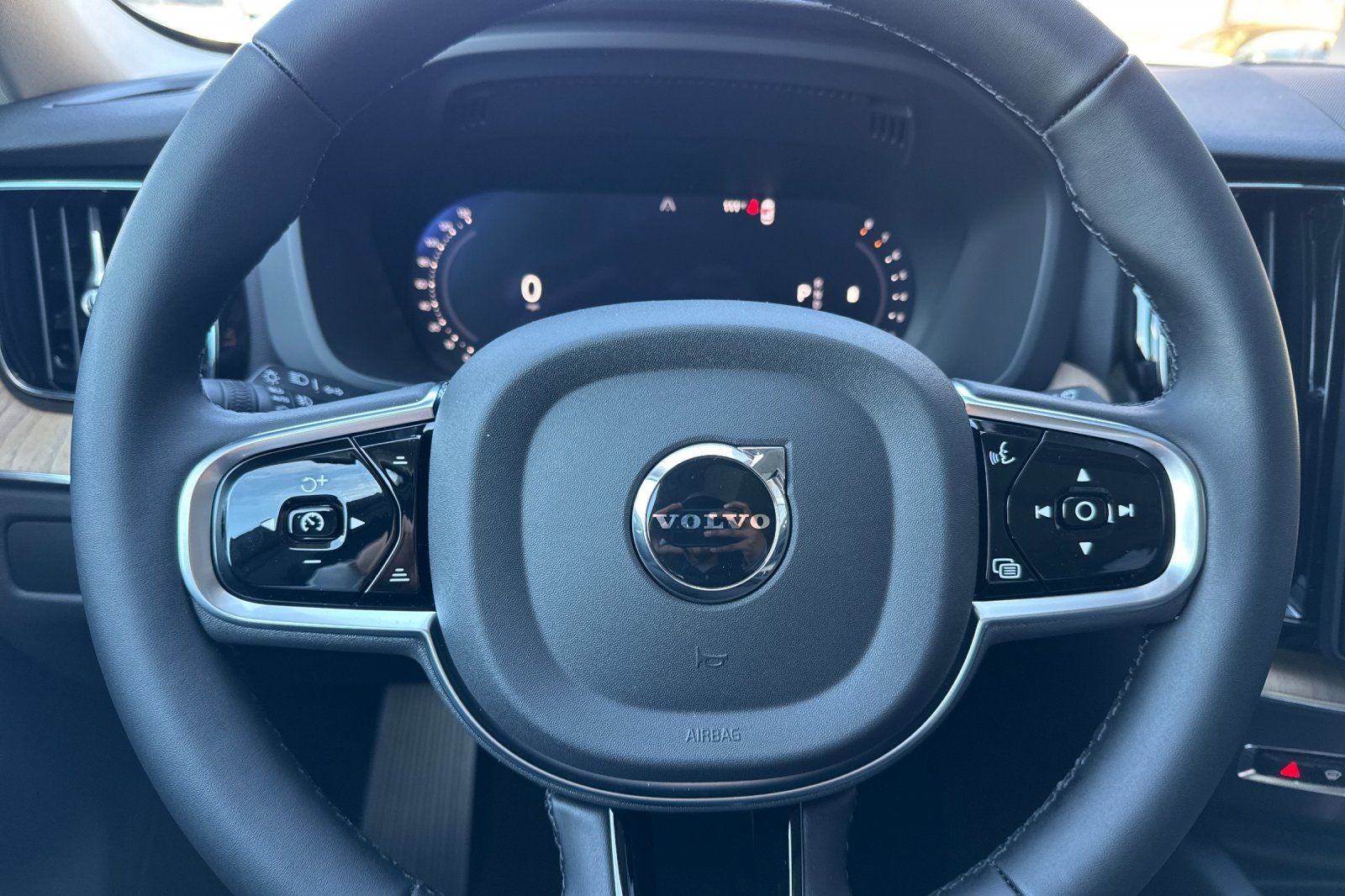 2027 Volvo XC60 B5 Core