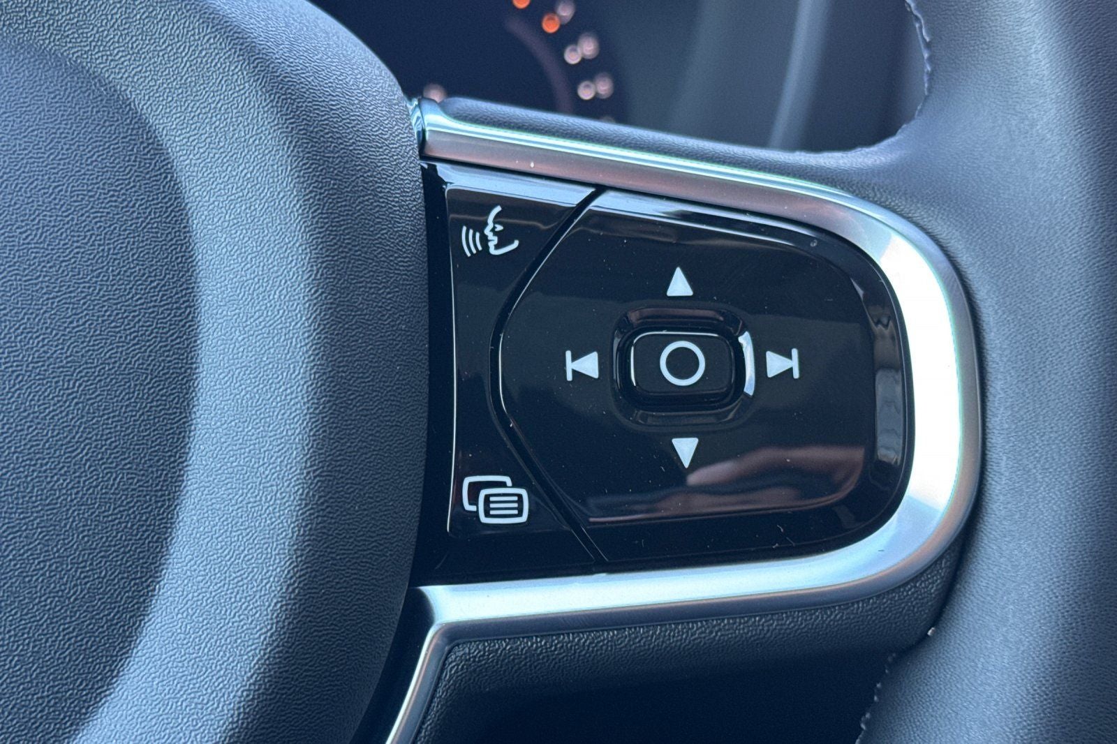 2027 Volvo XC60 B5 Core