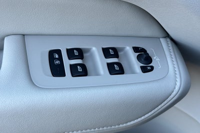 2027 Volvo XC60 B5 Ultra