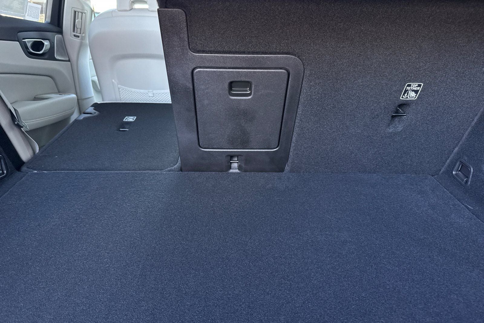 2027 Volvo XC60 B5 Ultra