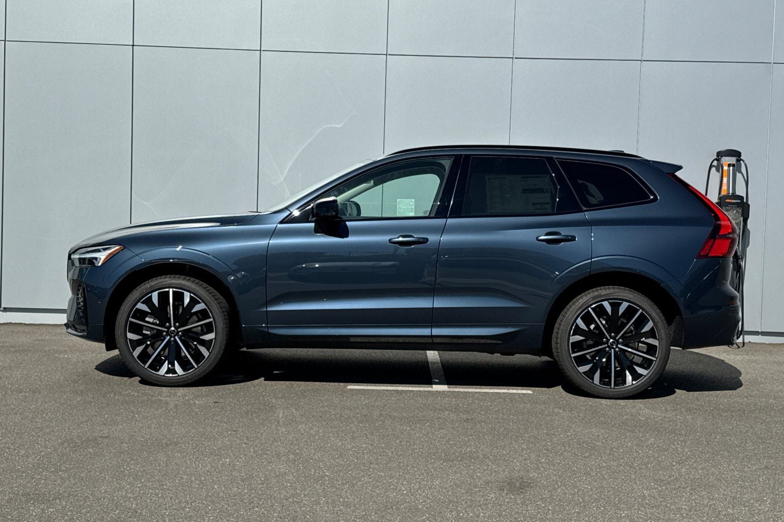 2027 Volvo XC60 B5 Ultra