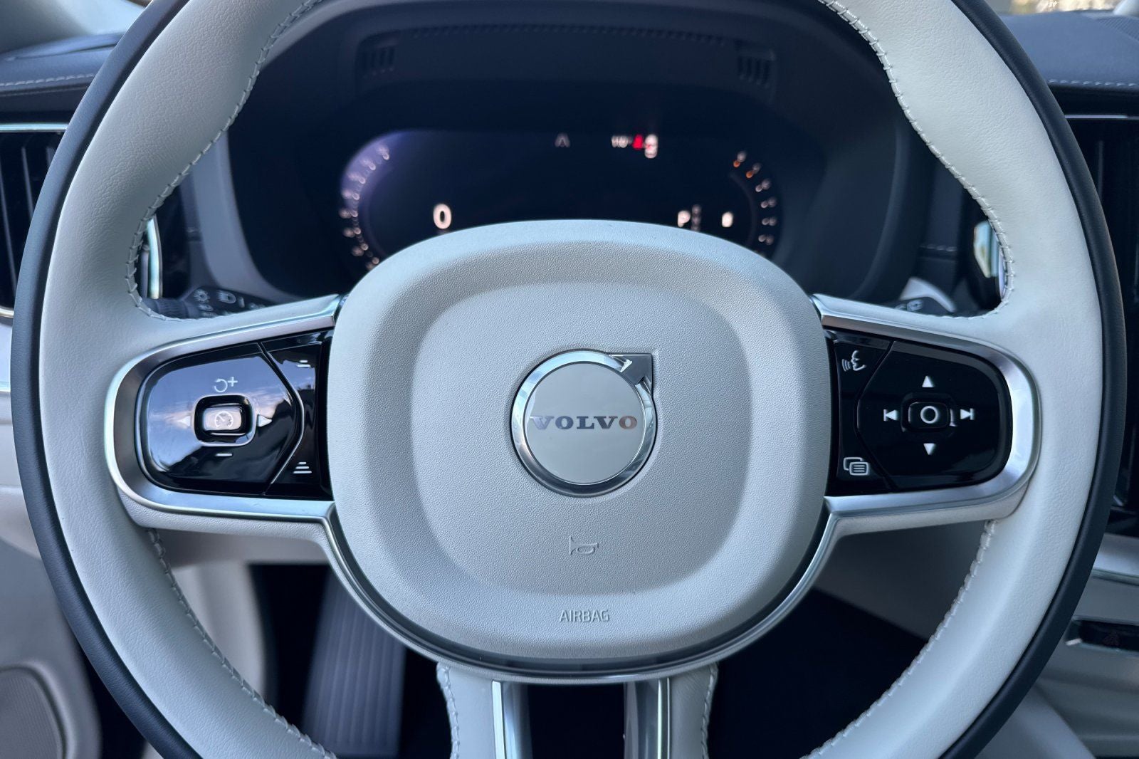 2027 Volvo XC60 B5 Ultra