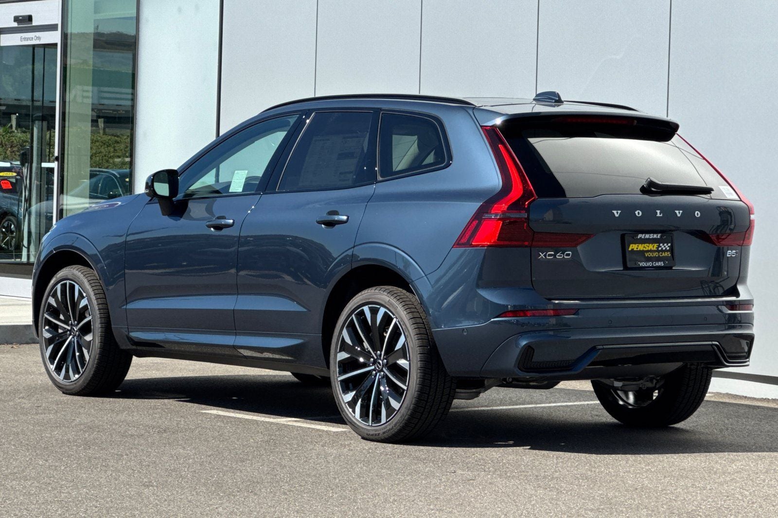 2027 Volvo XC60 B5 Ultra