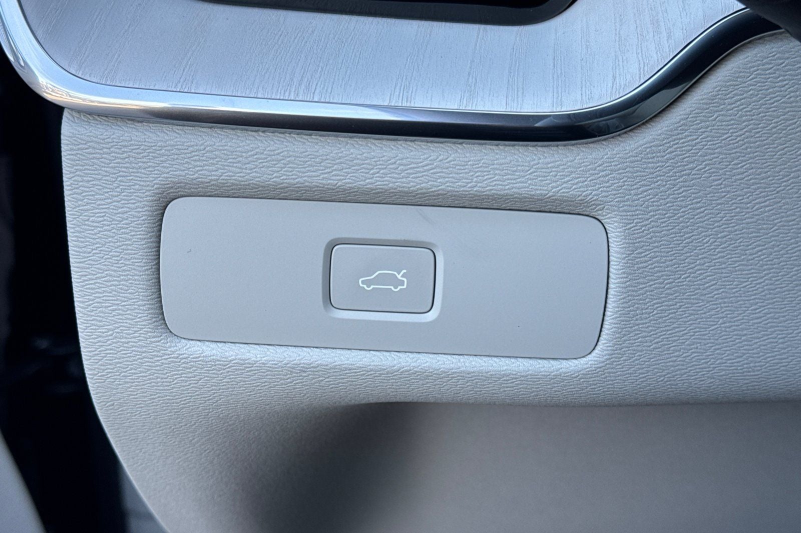2027 Volvo XC60 B5 Ultra