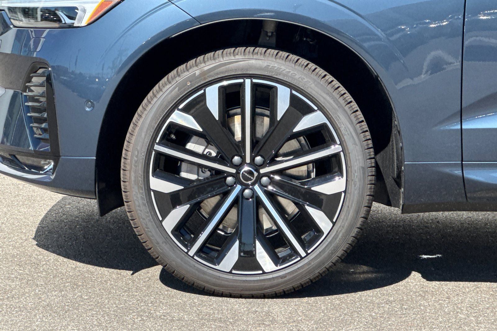 2027 Volvo XC60 B5 Ultra