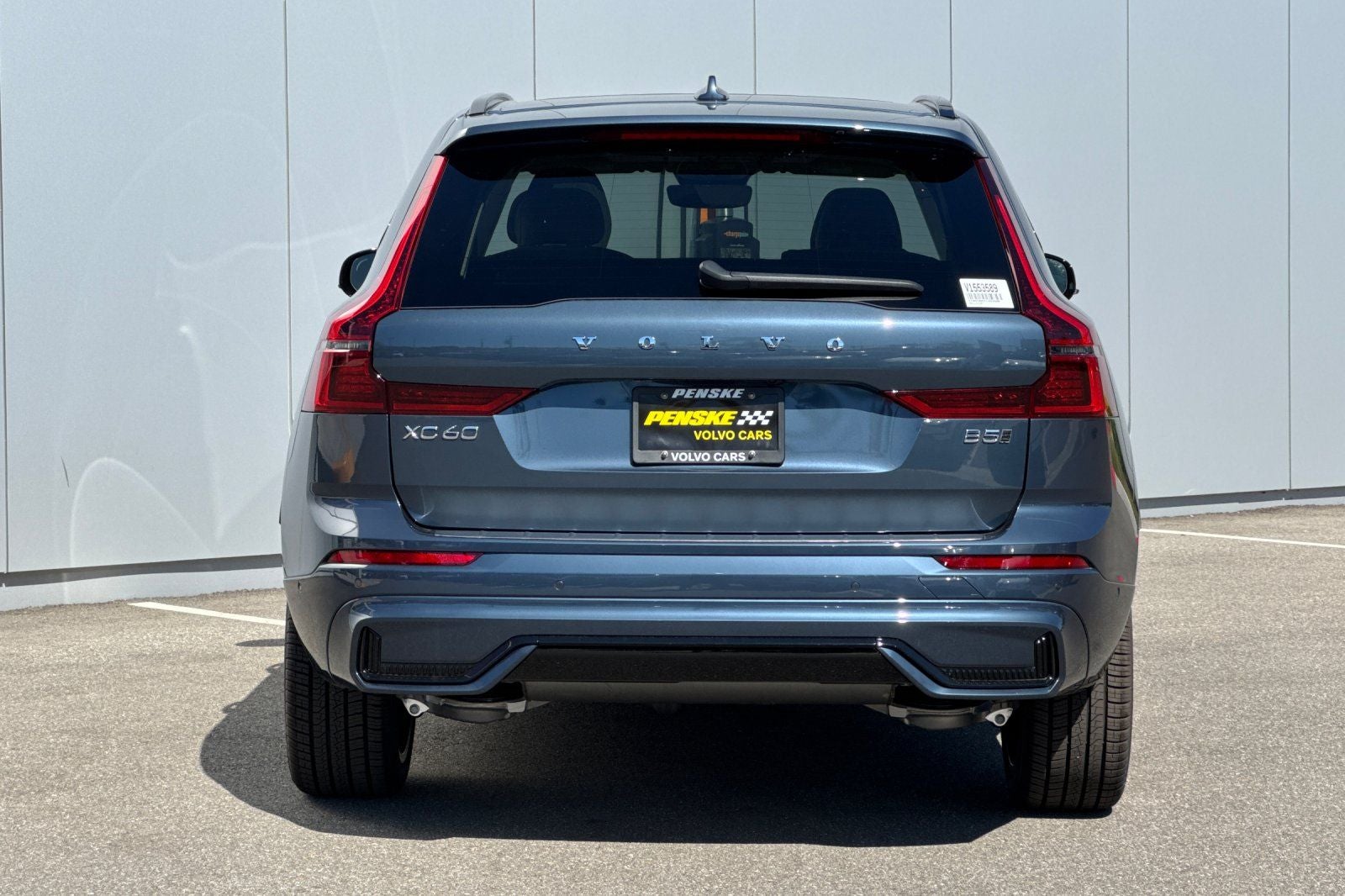 2027 Volvo XC60 B5 Ultra