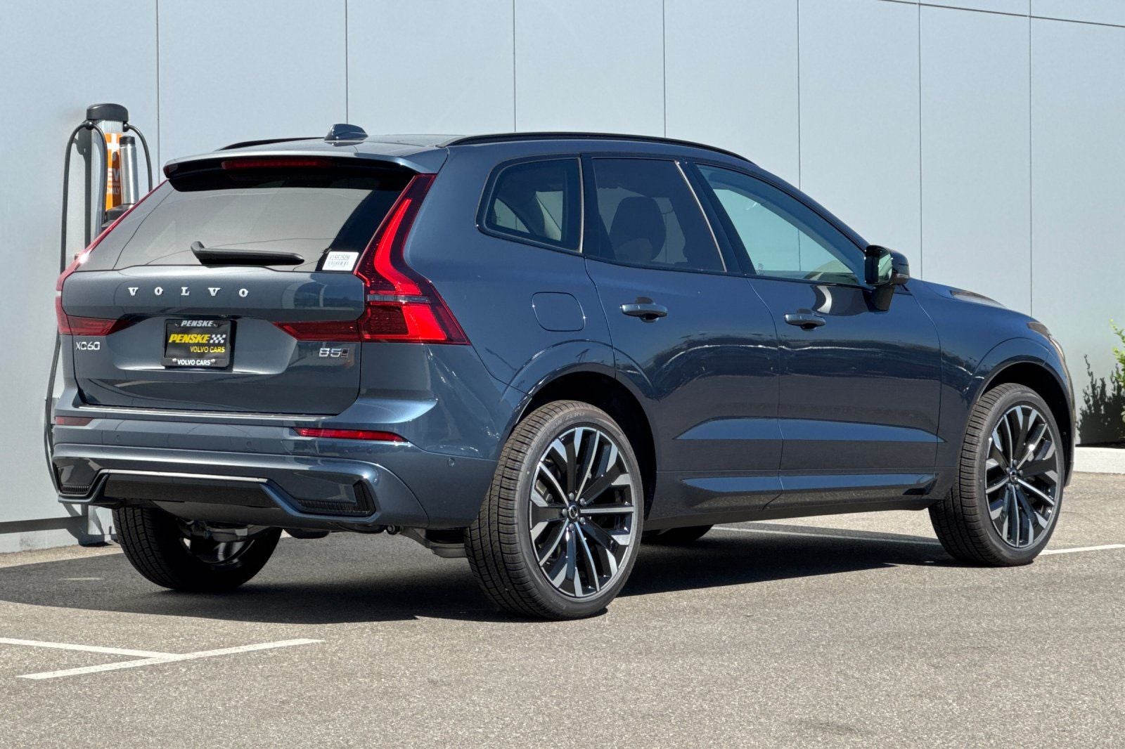 2027 Volvo XC60 B5 Ultra