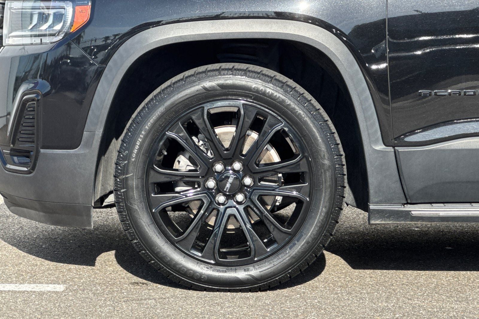 2023 GMC Acadia SLT