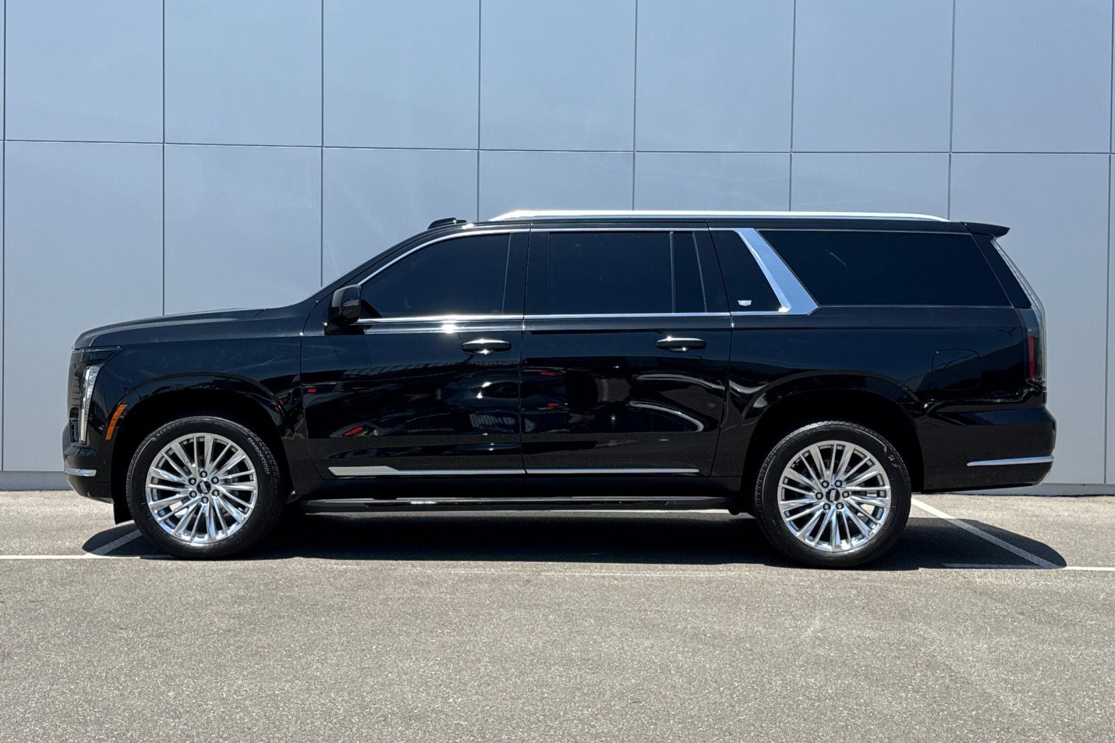 2025 Cadillac Escalade ESV Luxury
