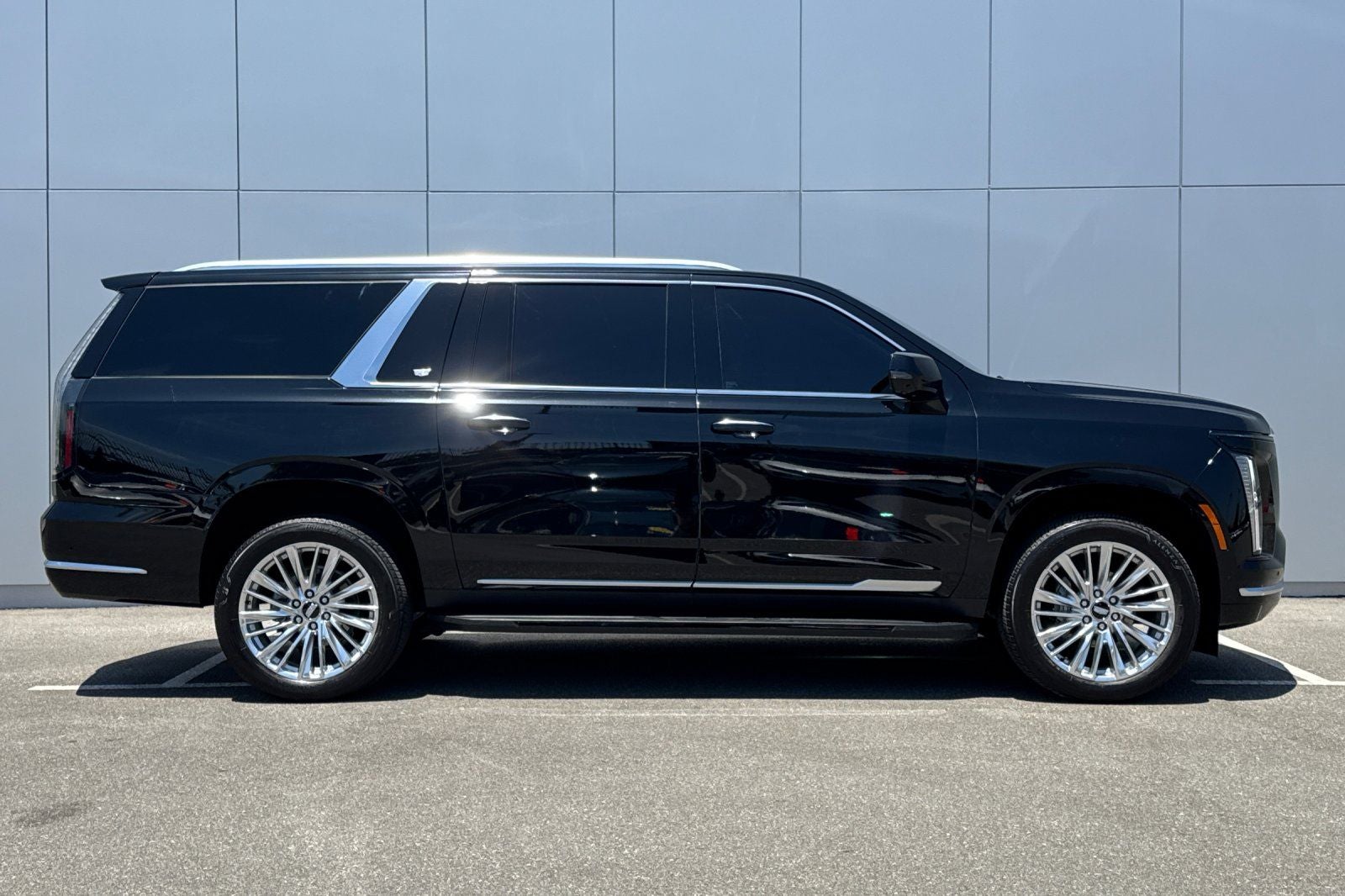 2025 Cadillac Escalade ESV Luxury