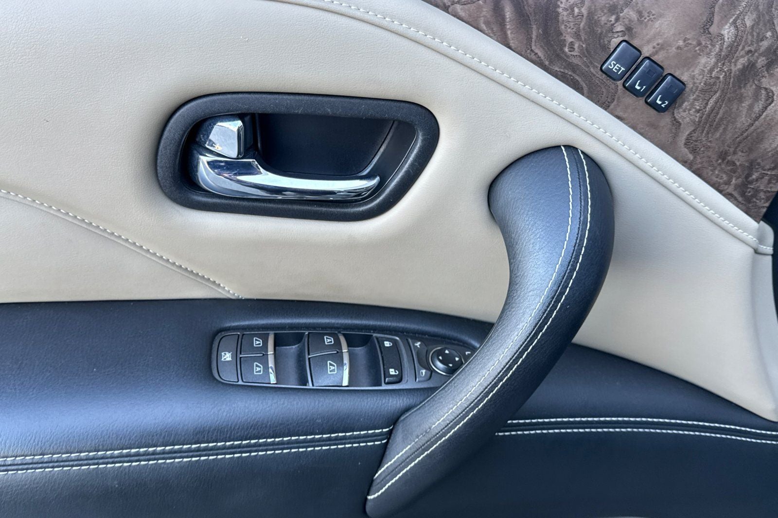 2021 INFINITI QX80 Premium Select