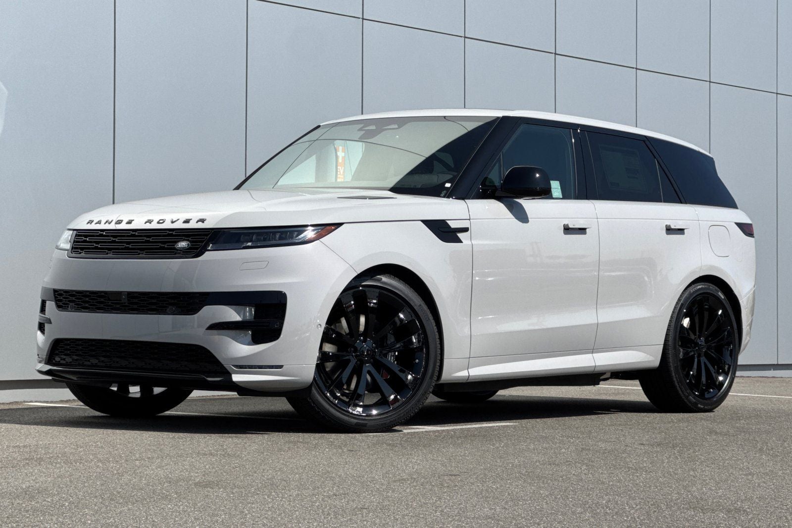 2026 Land Rover Range Rover Sport Plug-in Hybrid Dynamic SE