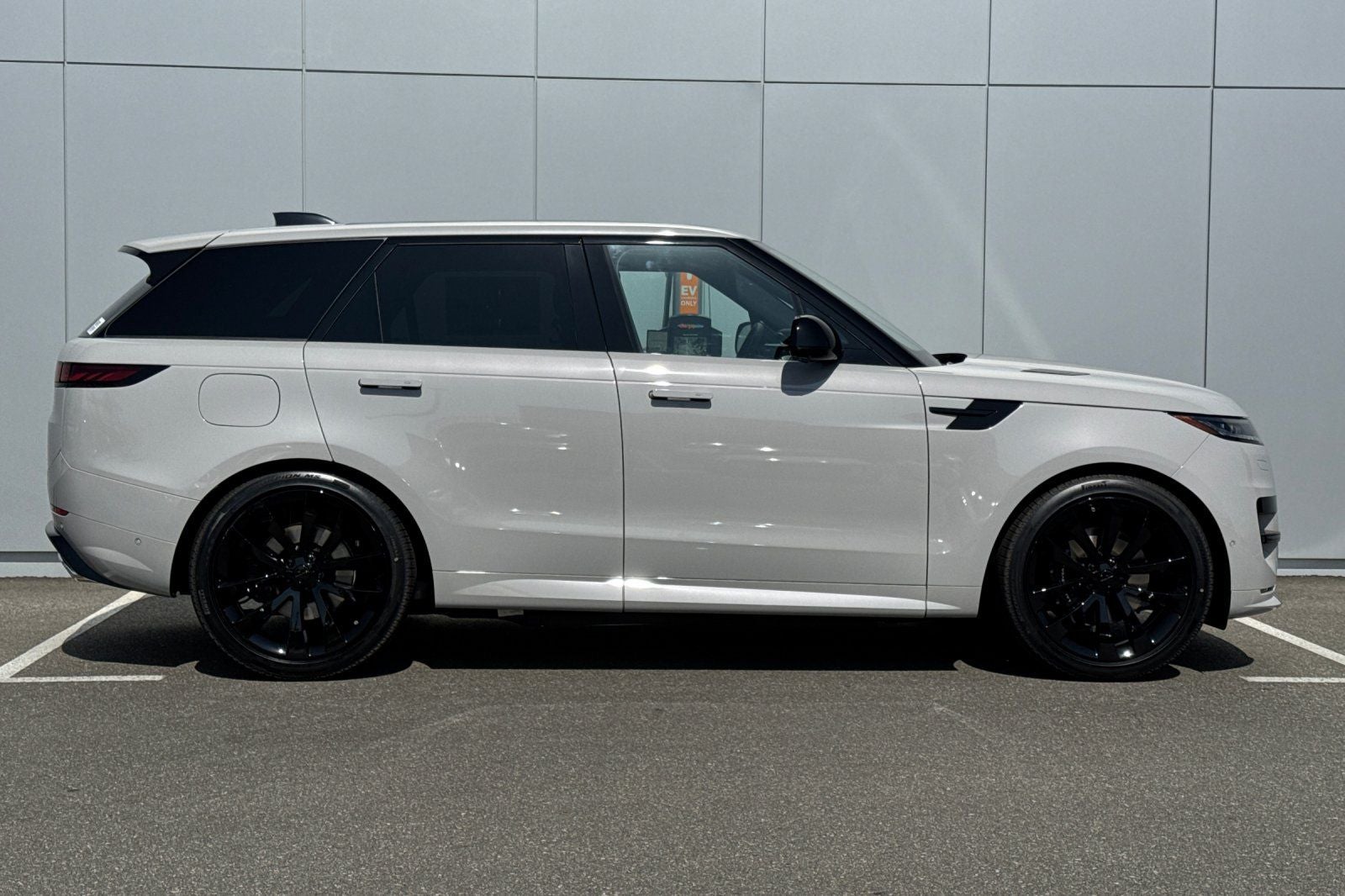 2026 Land Rover Range Rover Sport Plug-in Hybrid Dynamic SE