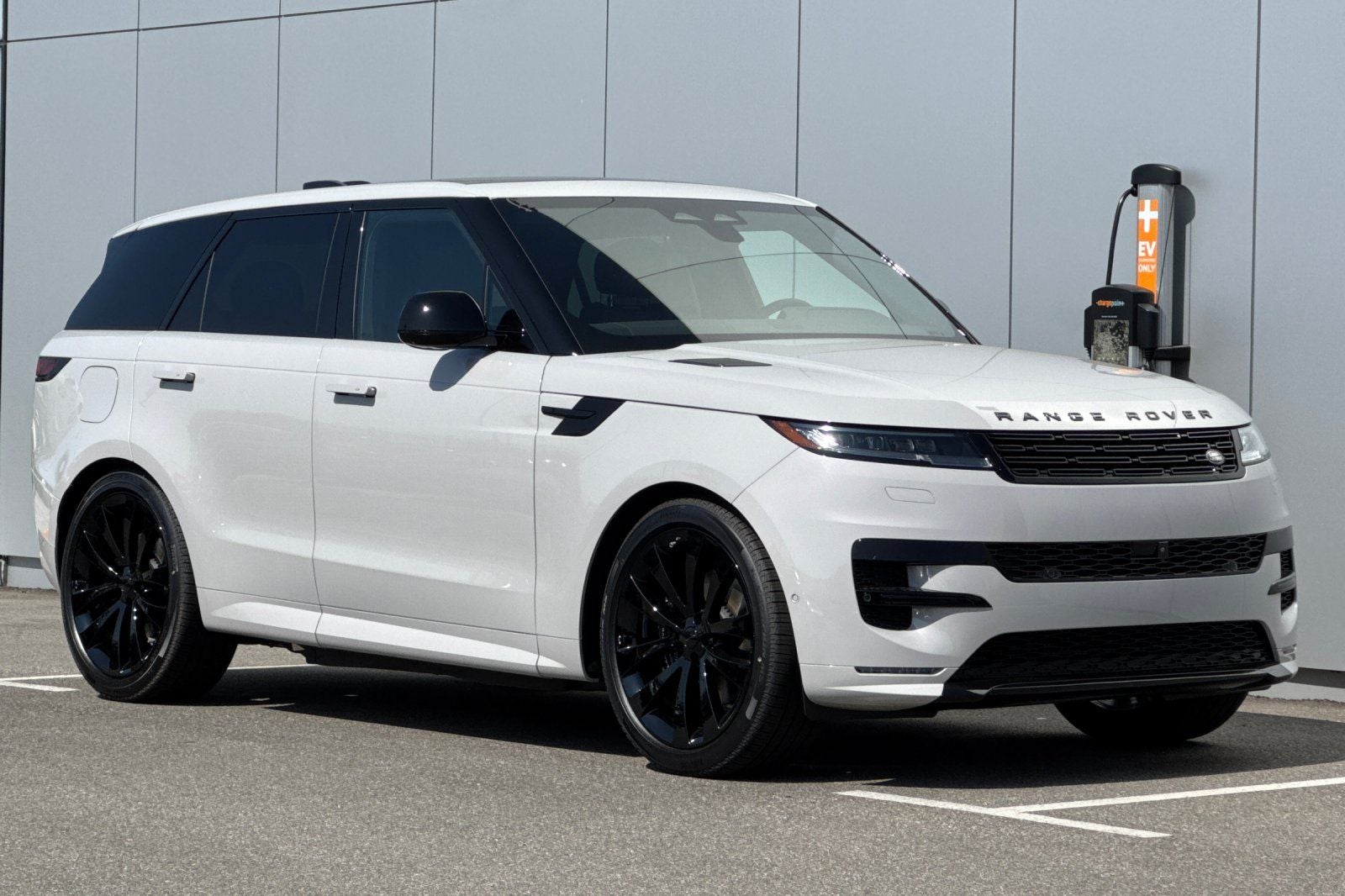 2026 Land Rover Range Rover Sport Plug-in Hybrid Dynamic SE