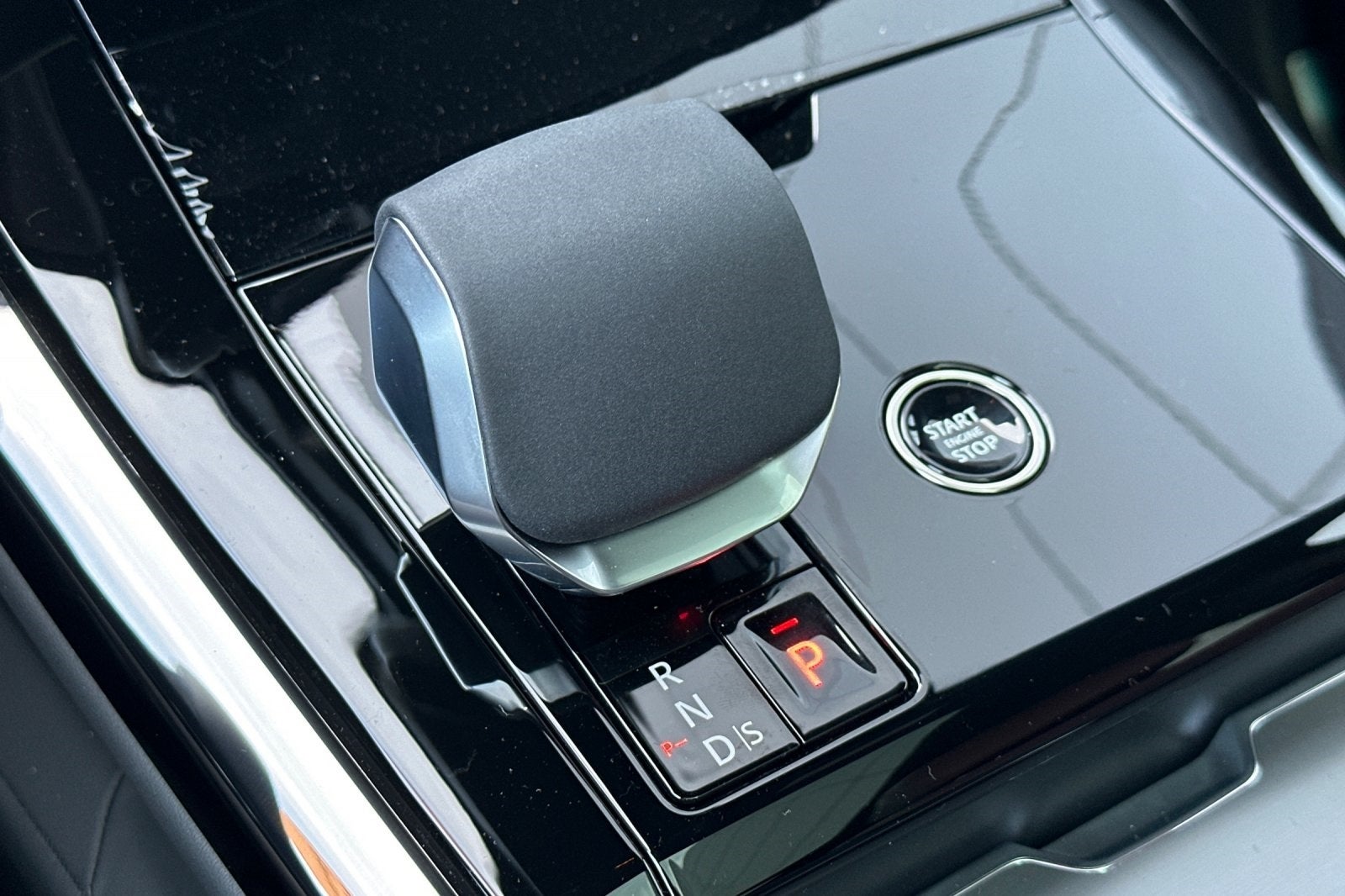 2025 Land Rover Range Rover Sport Plug-in Hybrid Dynamic SE