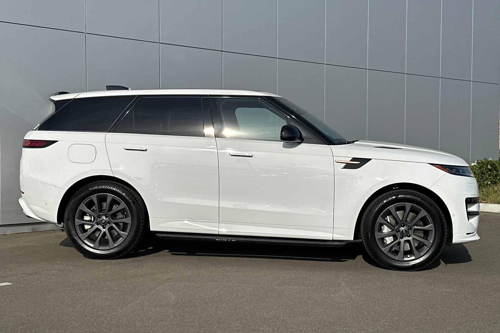 2025 Land Rover Range Rover Sport Plug-in Hybrid Dynamic SE