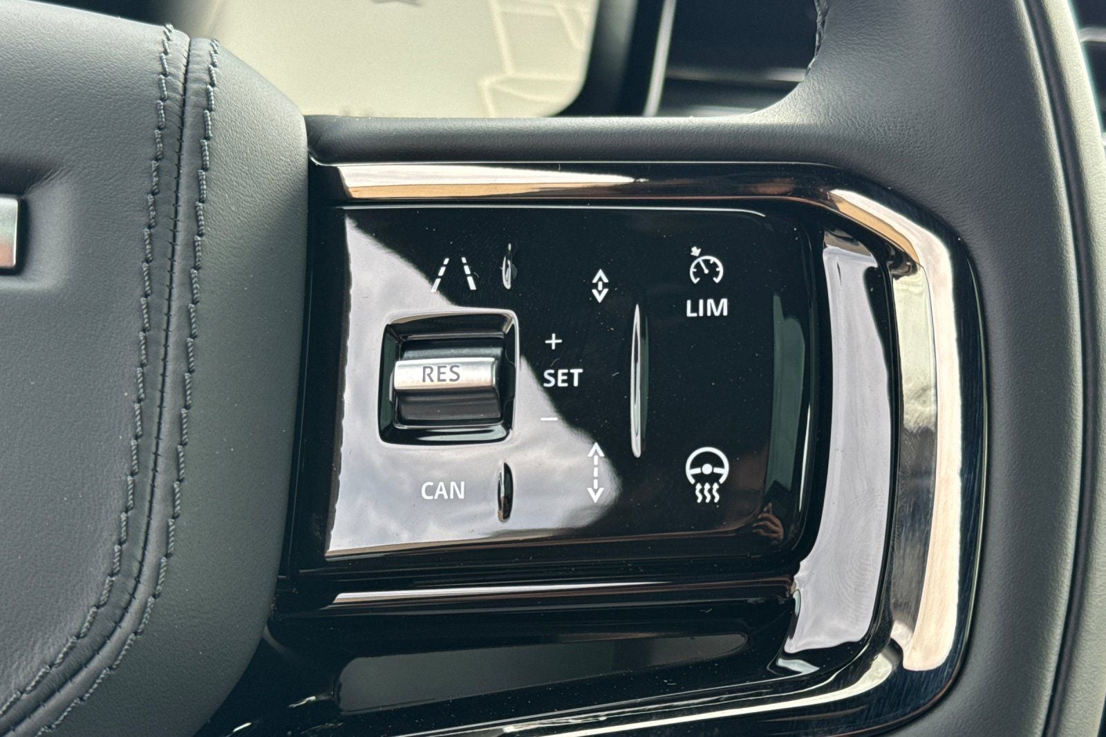 2026 Land Rover Range Rover Sport Dynamic SE