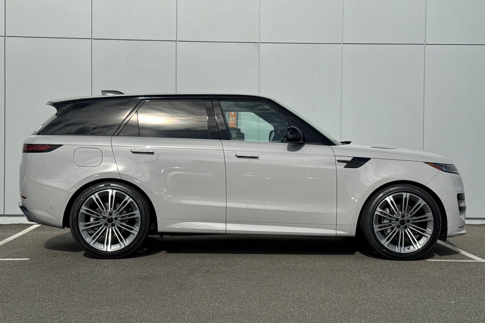 2026 Land Rover Range Rover Sport Dynamic SE