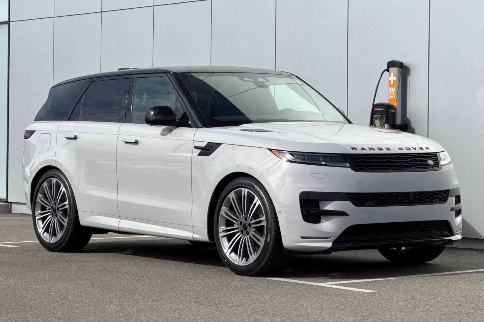 2026 Land Rover Range Rover Sport Dynamic SE