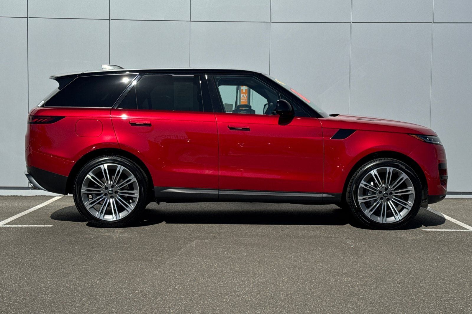 2024 Land Rover Range Rover Sport SE