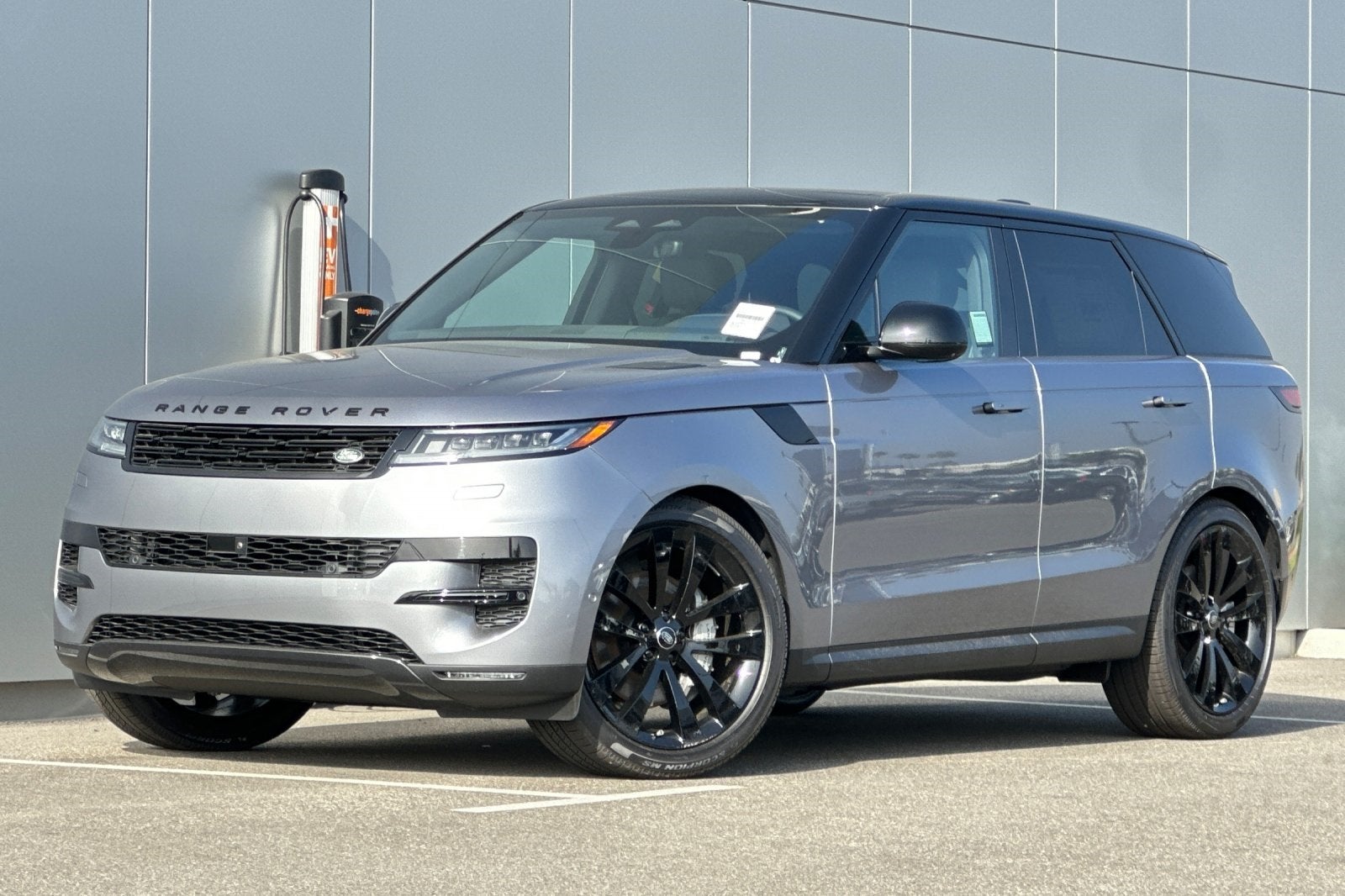 2025 Land Rover Range Rover Sport SE