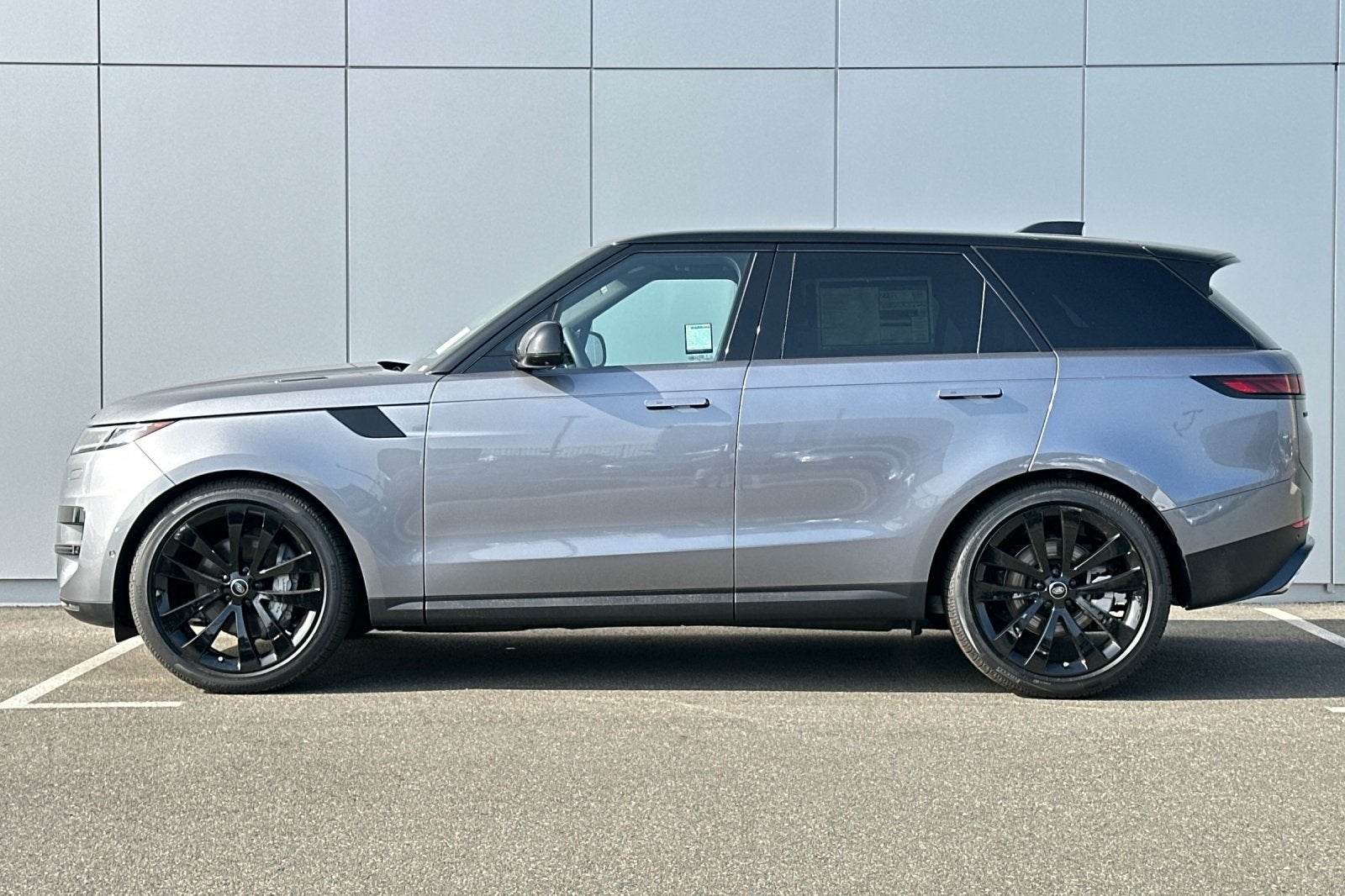 2025 Land Rover Range Rover Sport SE