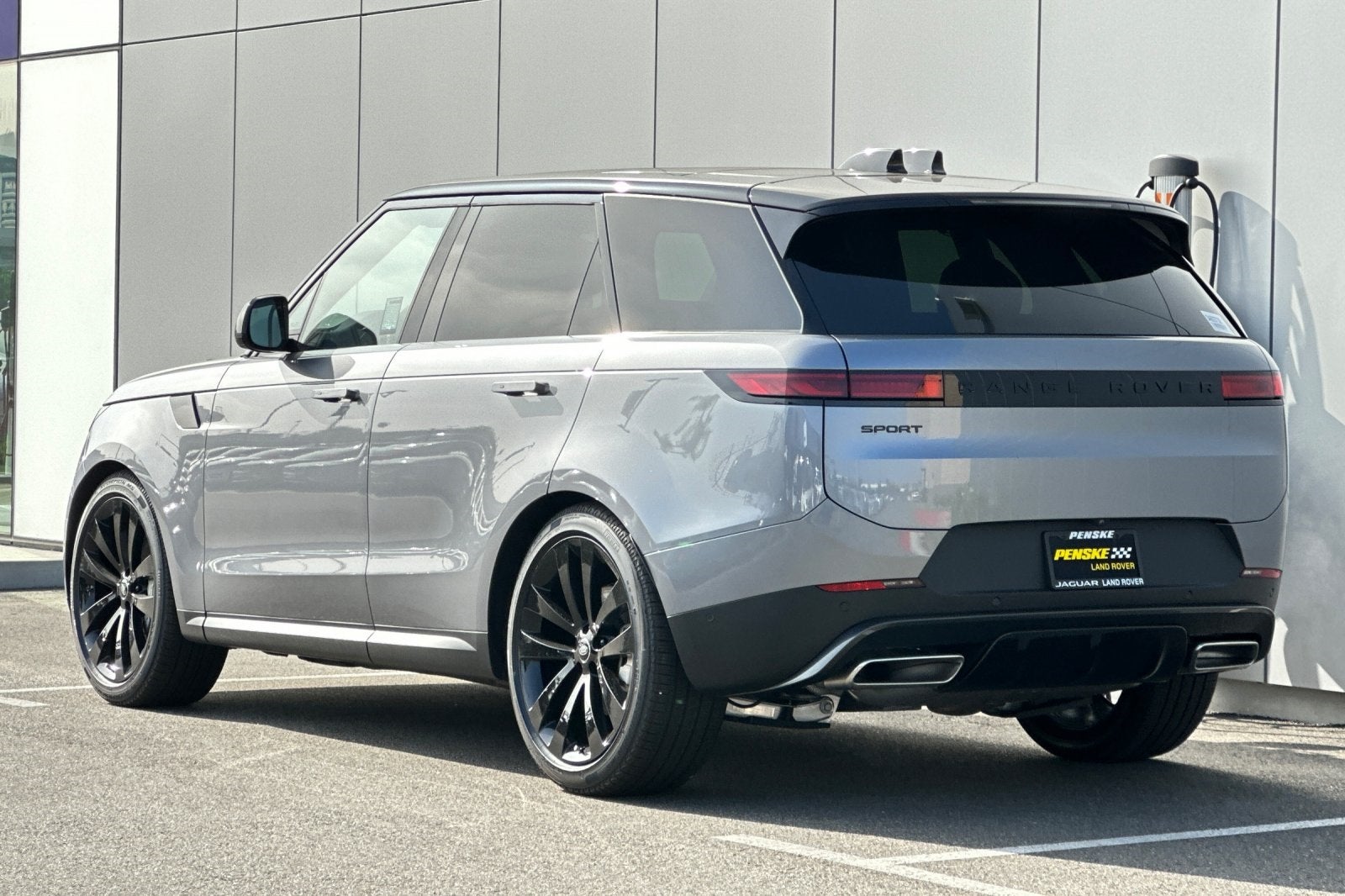 2025 Land Rover Range Rover Sport SE