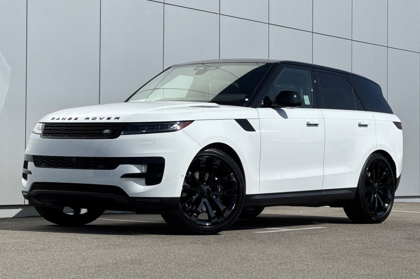 2026 Land Rover Range Rover Sport SE