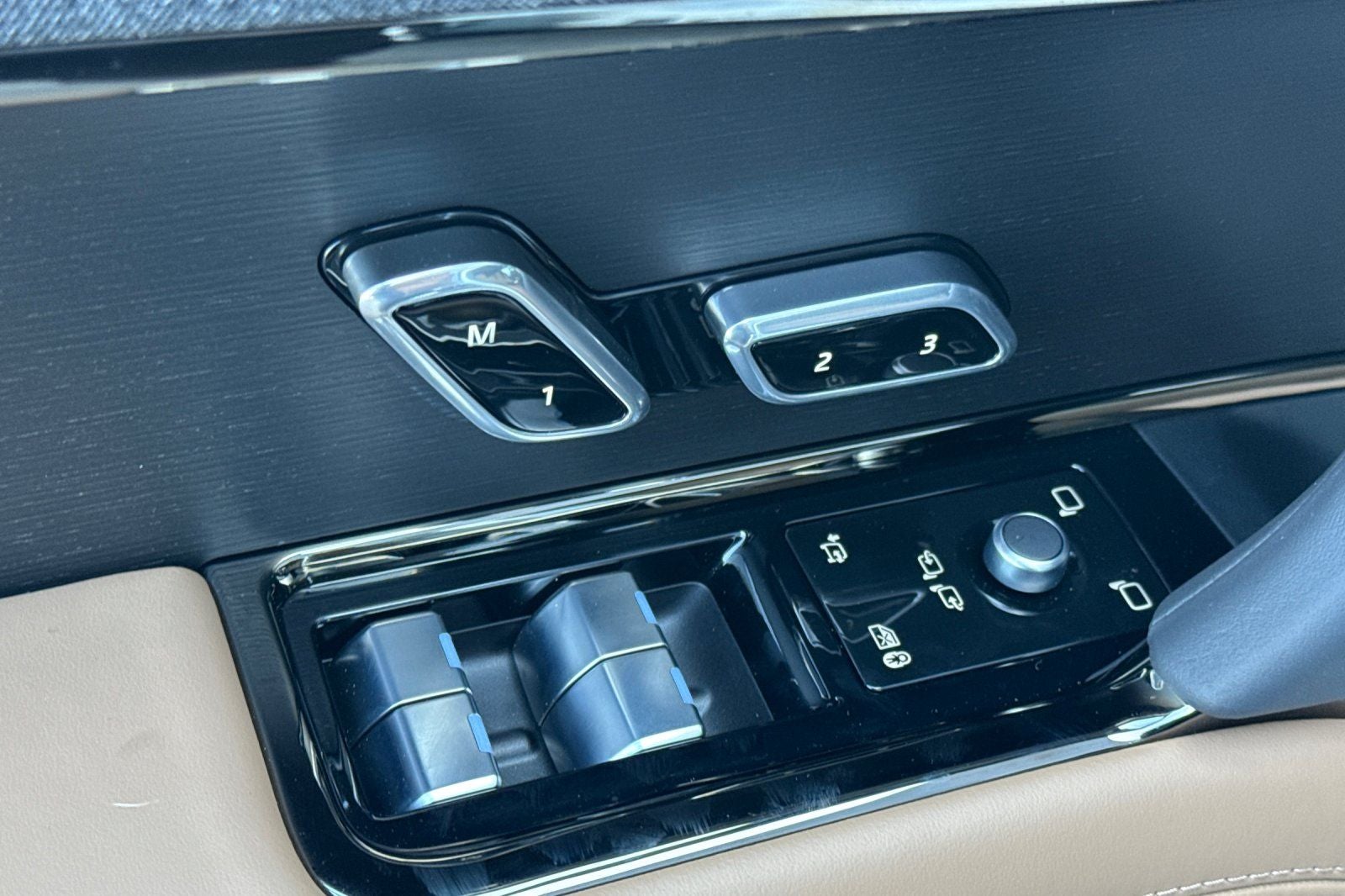 2026 Land Rover Range Rover Sport SE