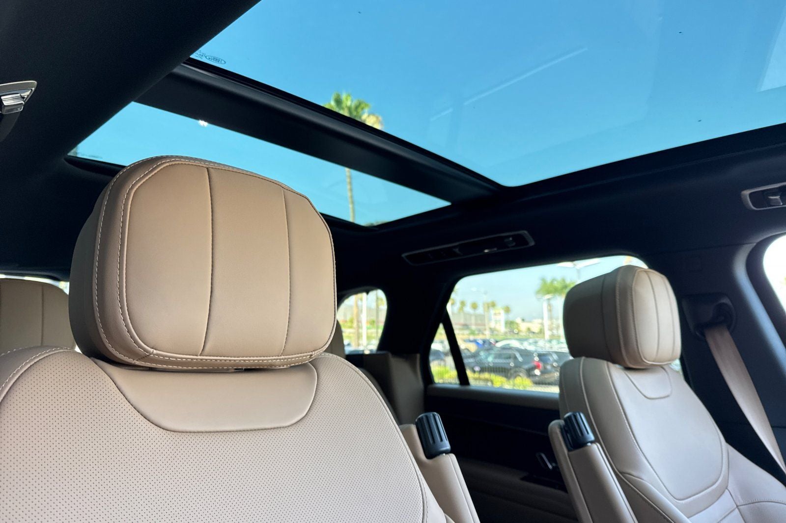 2026 Land Rover Range Rover Sport SE