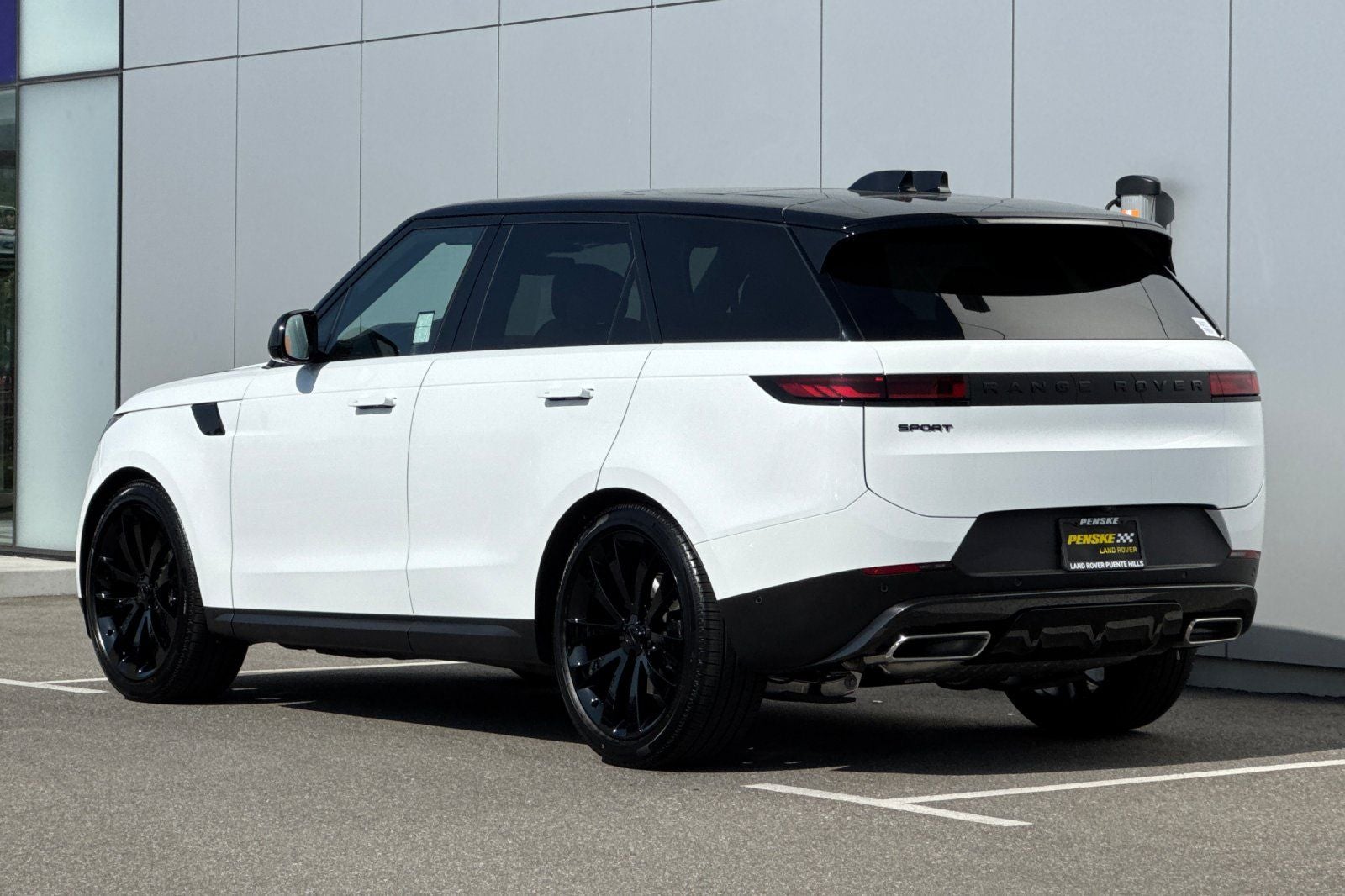 2026 Land Rover Range Rover Sport SE