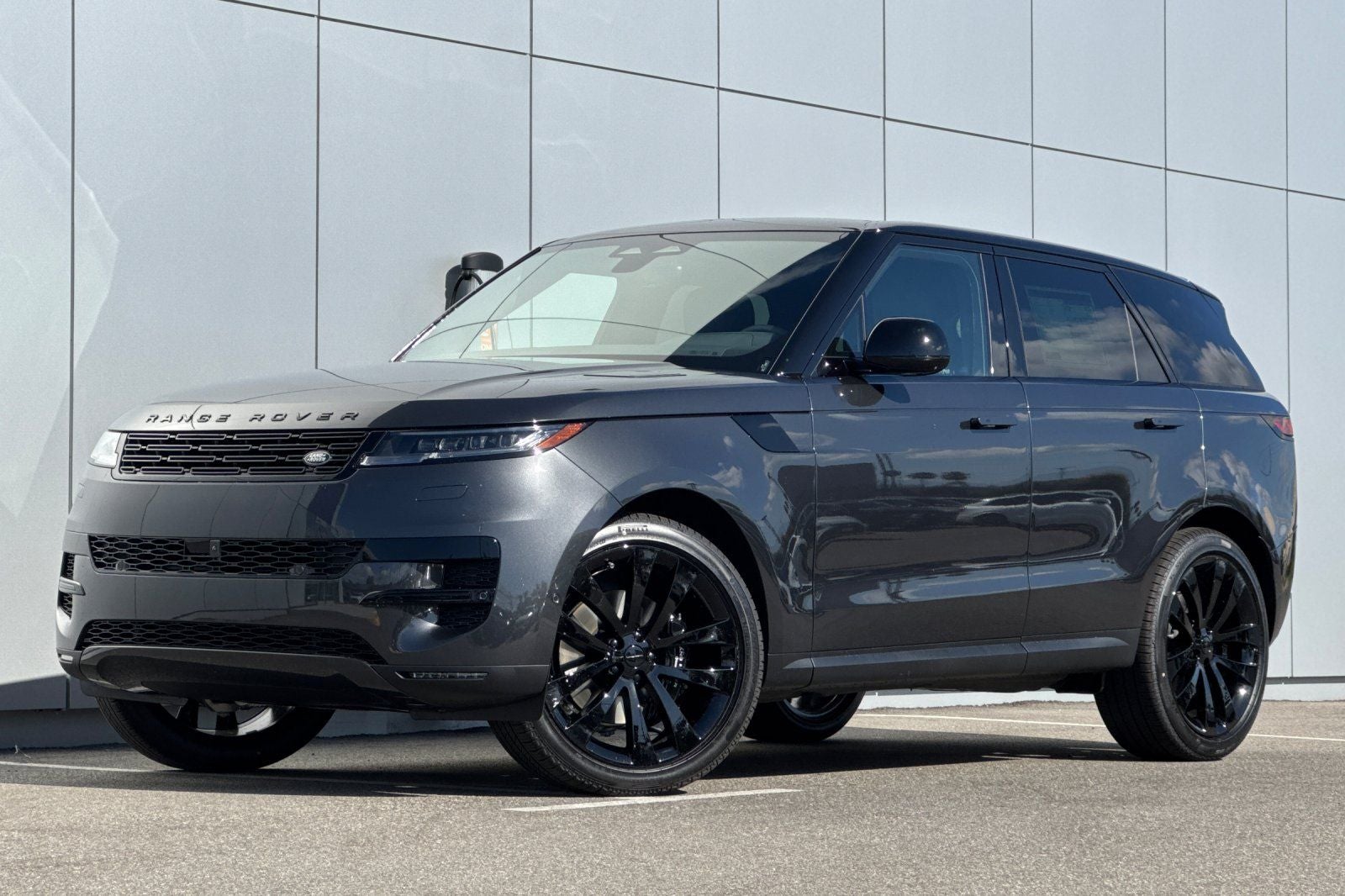 2026 Land Rover Range Rover Sport SE