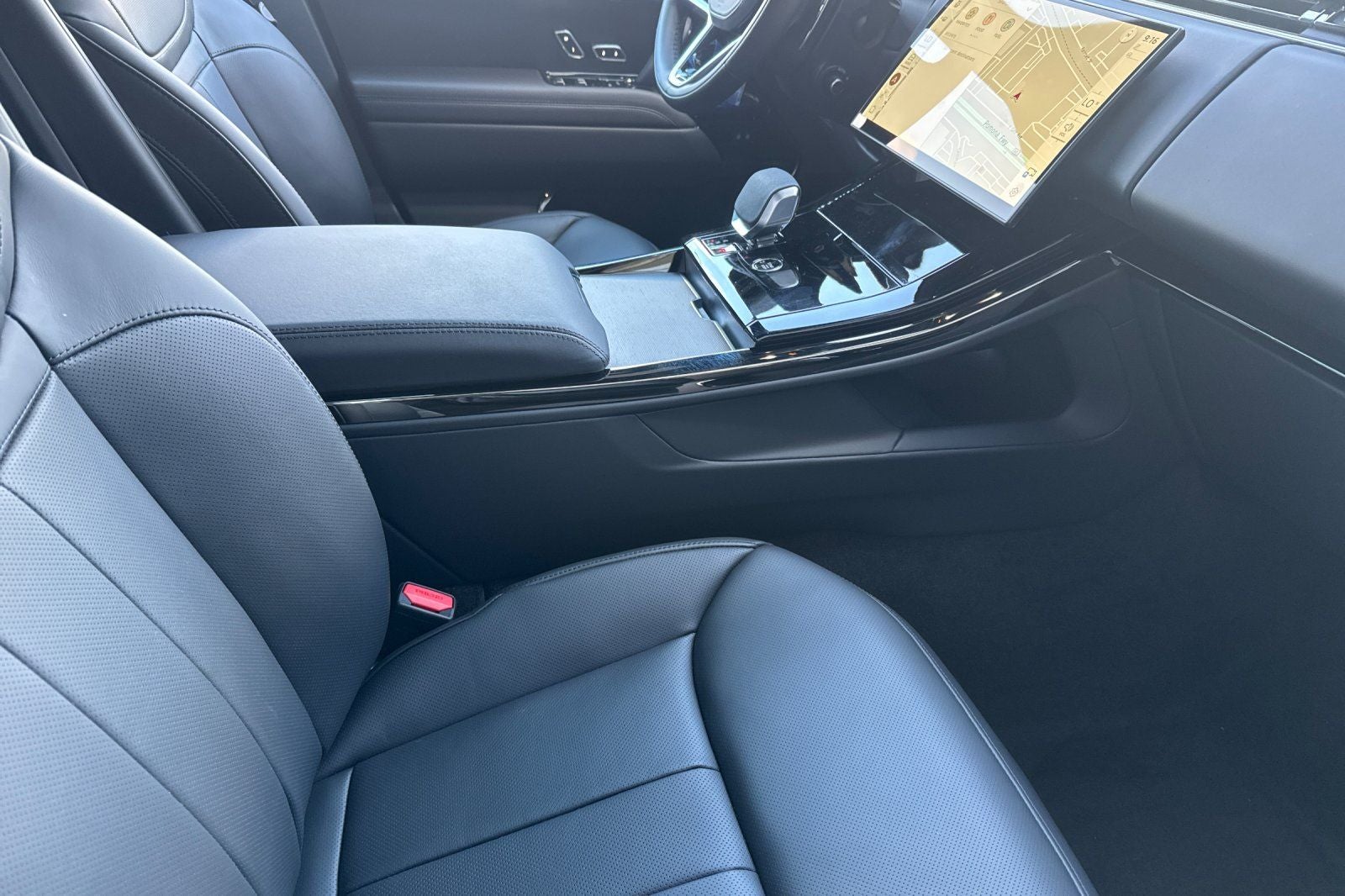 2026 Land Rover Range Rover Sport SE