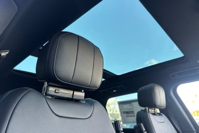 2026 Land Rover Range Rover Sport SE