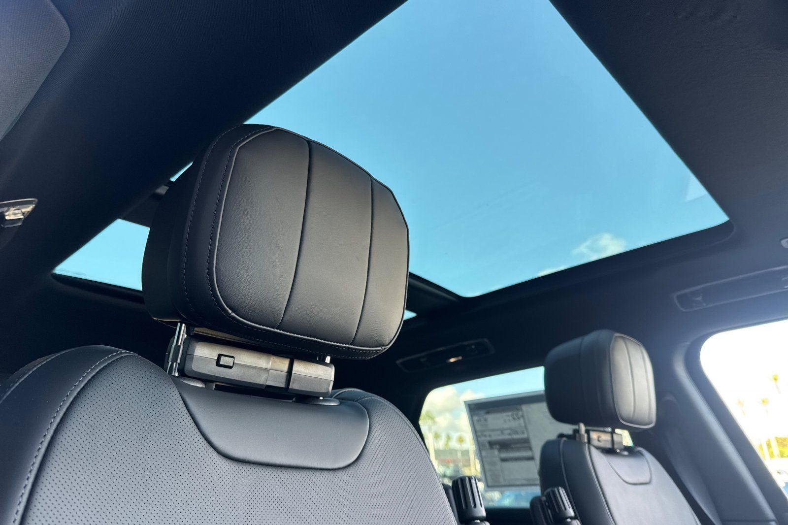 2026 Land Rover Range Rover Sport SE