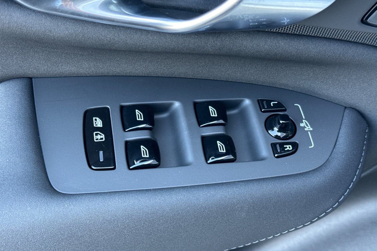 2026 Land Rover Range Rover Sport SE