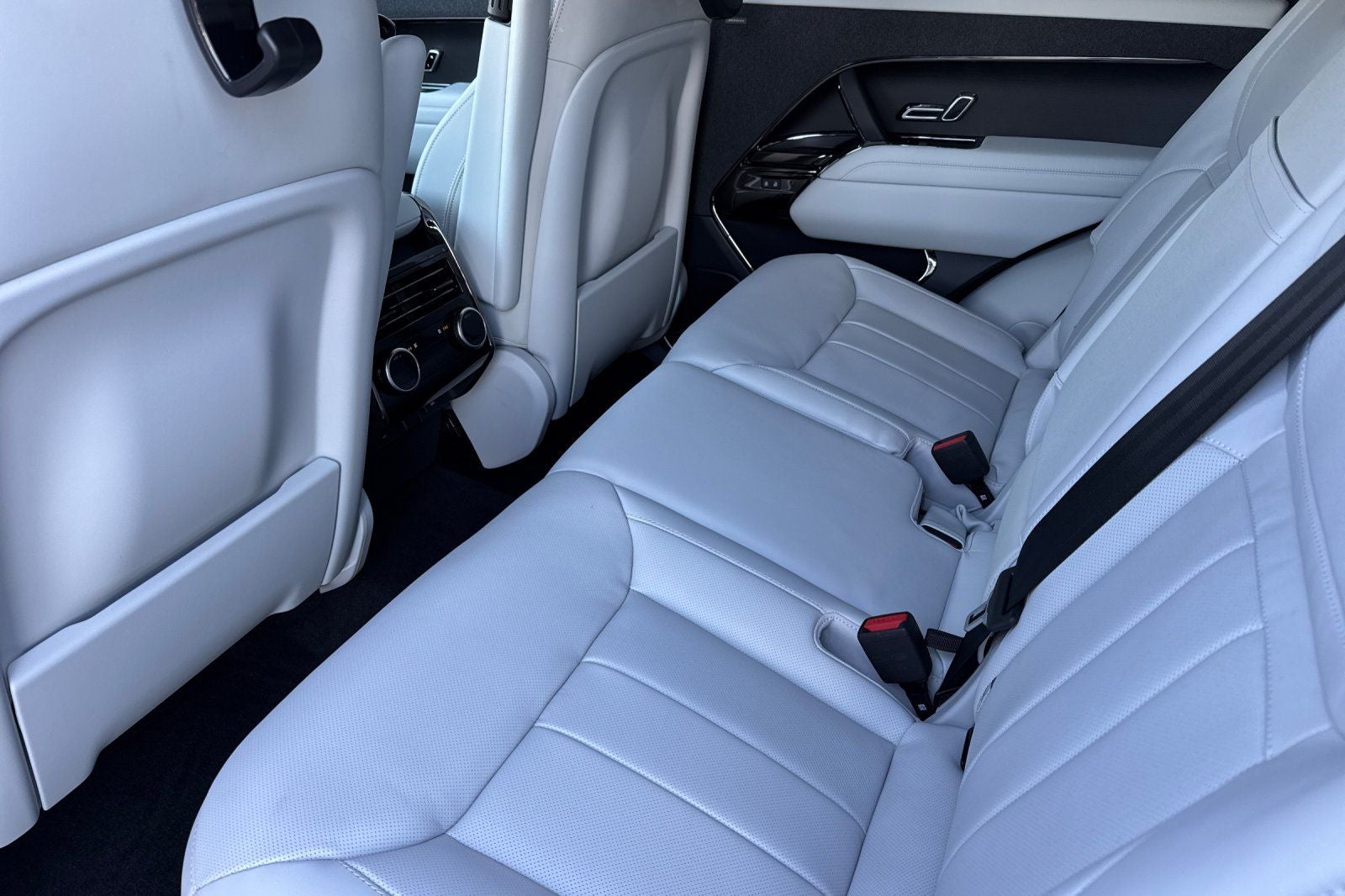 2026 Land Rover Range Rover Sport SE