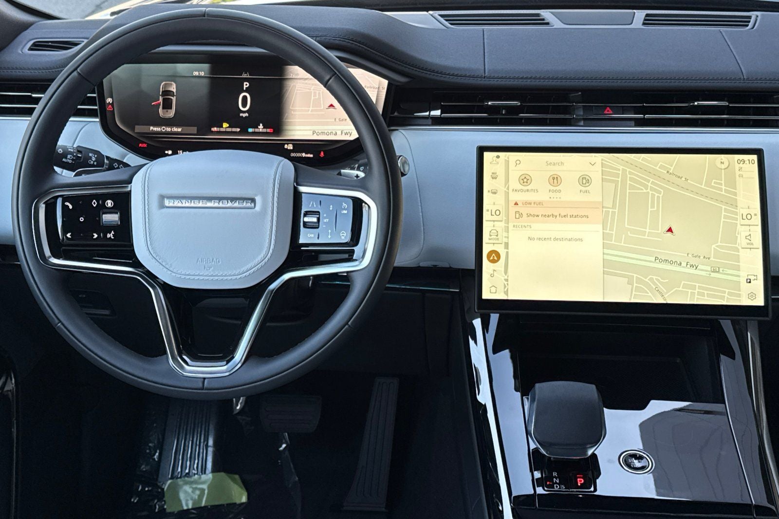 2026 Land Rover Range Rover Sport SE