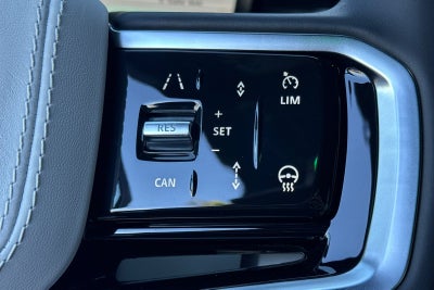 2026 Land Rover Range Rover Sport SE