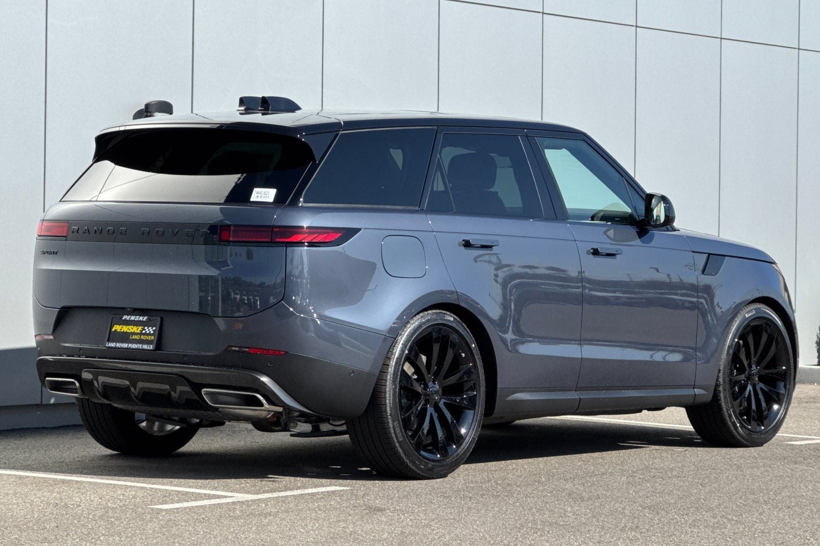 2026 Land Rover Range Rover Sport SE