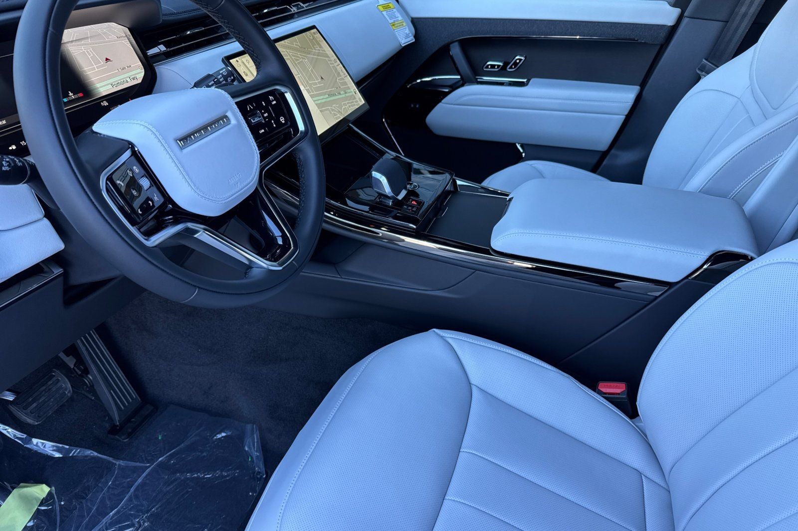 2026 Land Rover Range Rover Sport SE