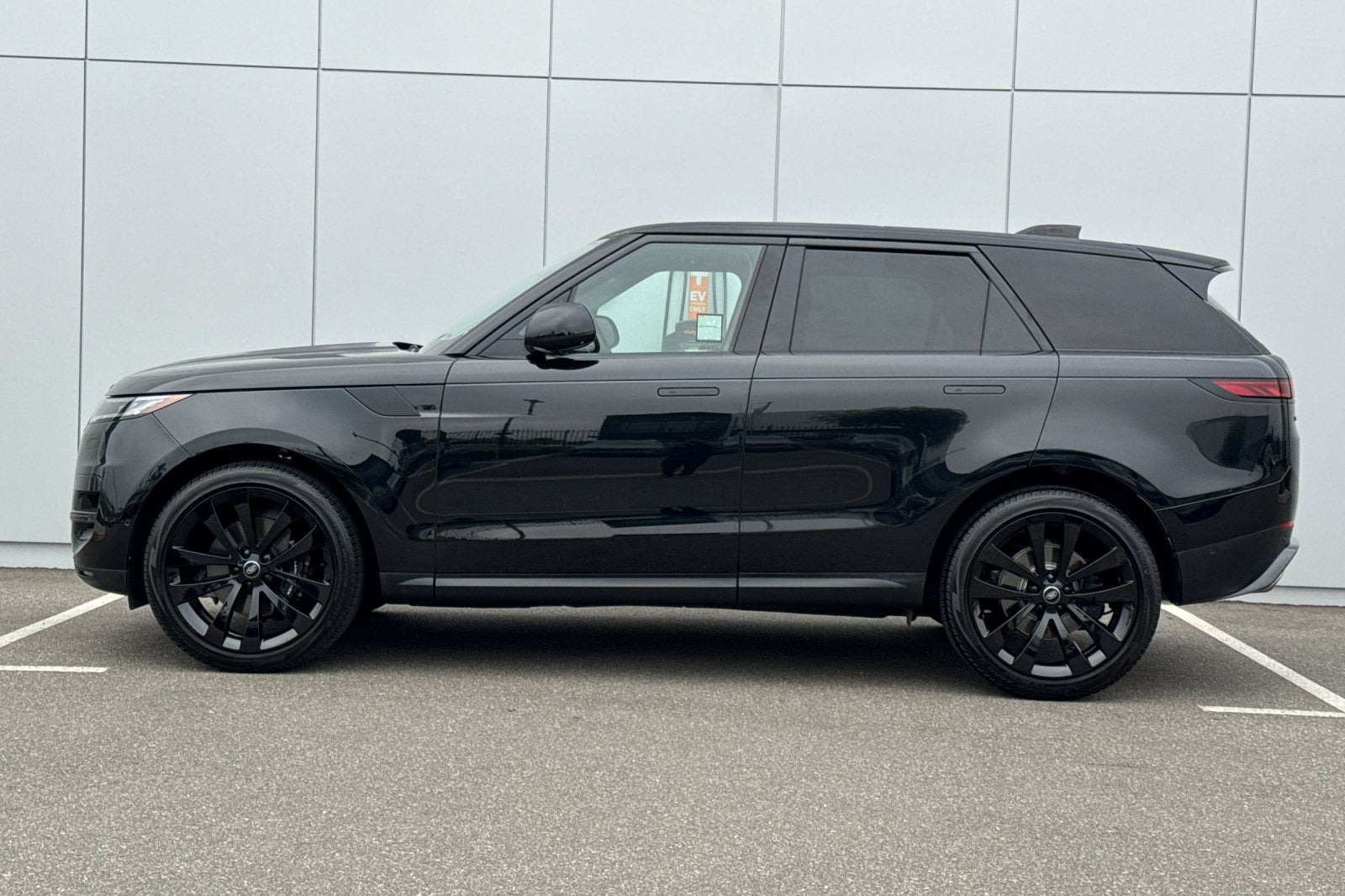 2024 Land Rover Range Rover Sport SE