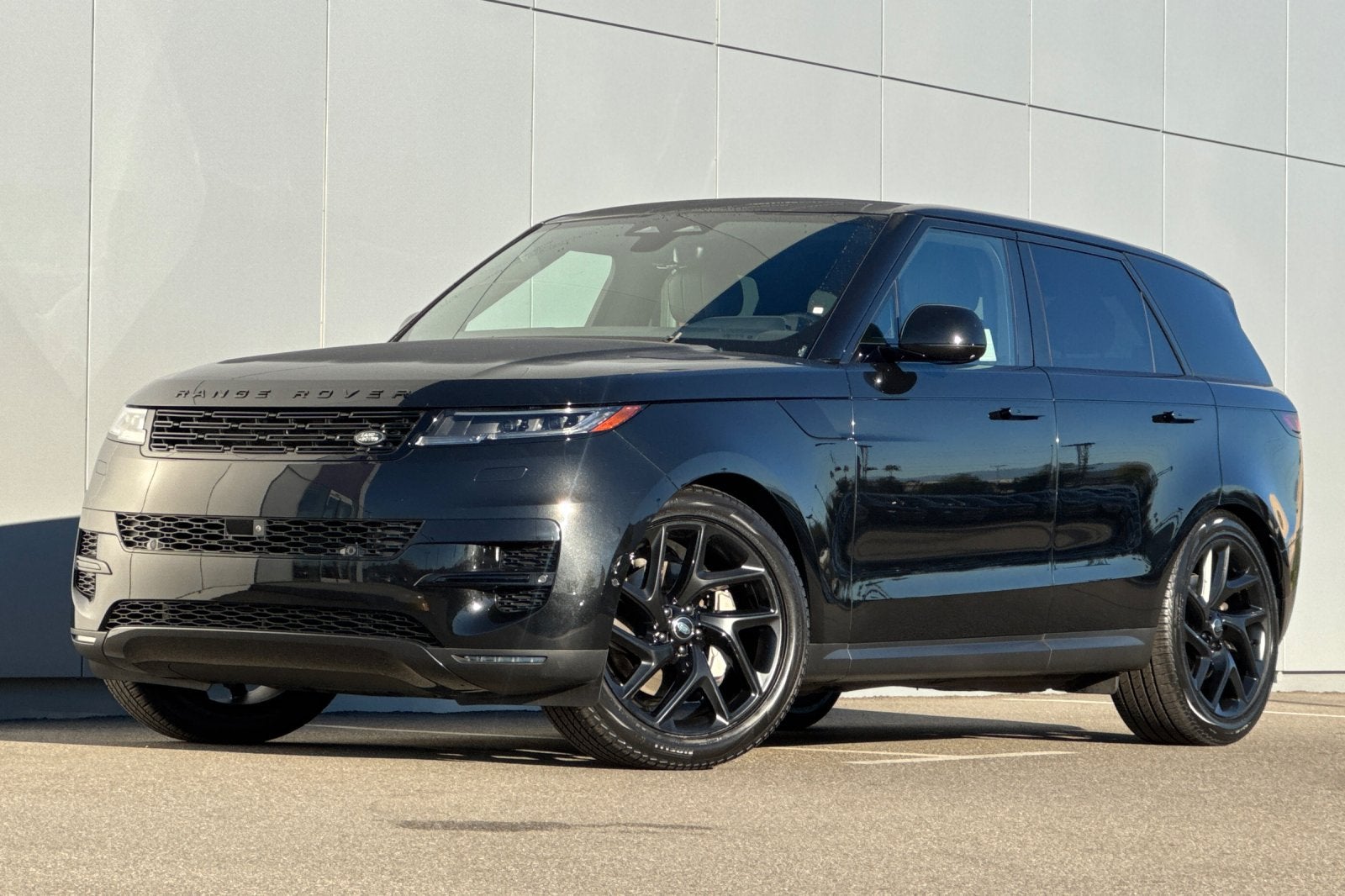 2025 Land Rover Range Rover Sport SE