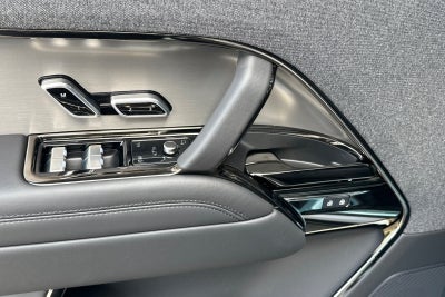 2026 Land Rover Range Rover Sport SE