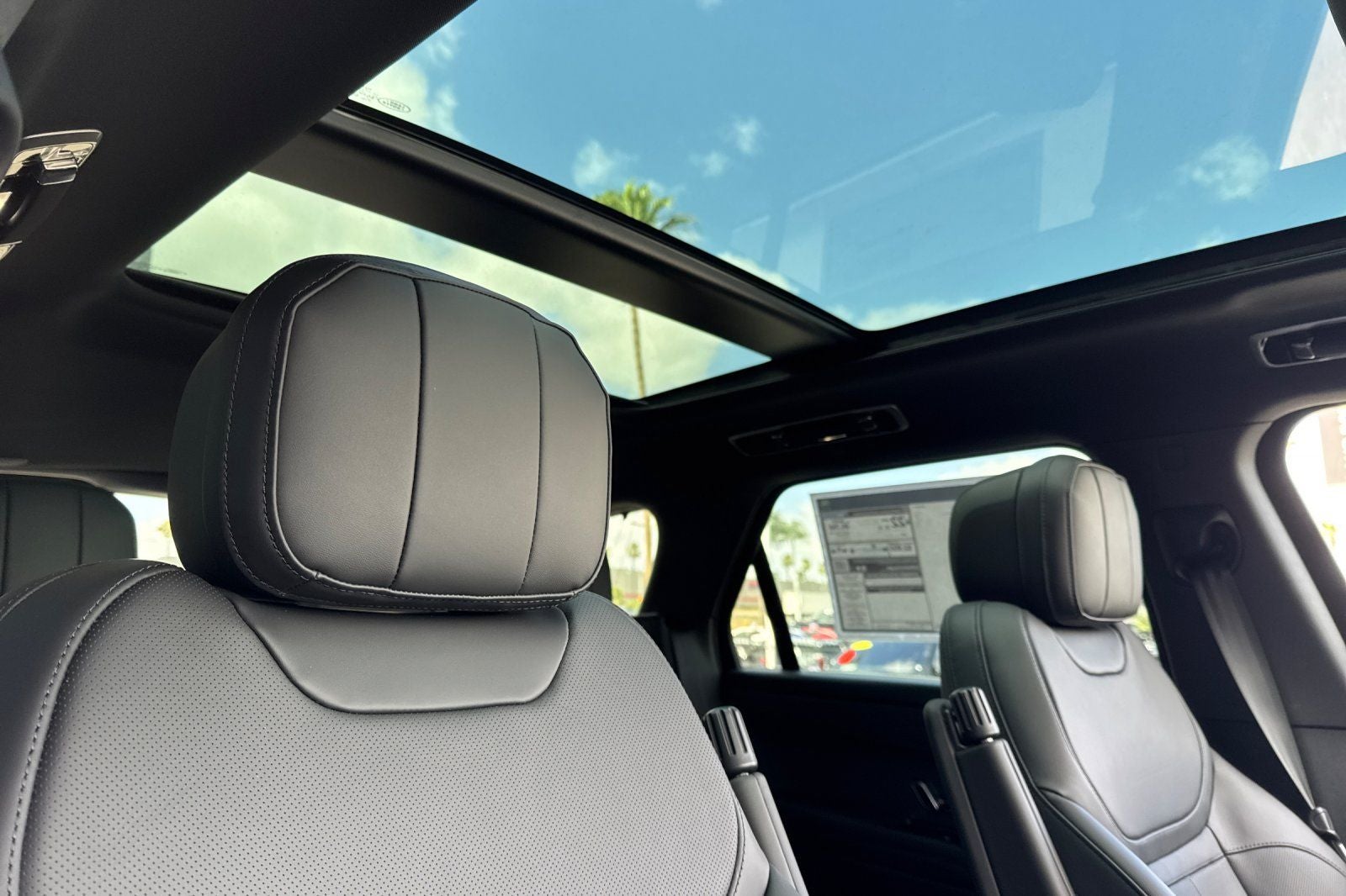 2026 Land Rover Range Rover Sport SE