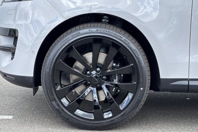 2026 Land Rover Range Rover Sport SE